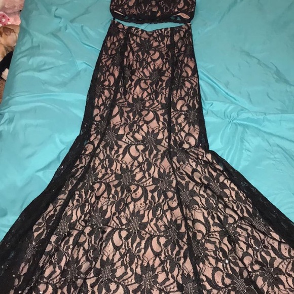 Prom Dress! Worn once! Size Small or 0! - Picture 2 of 8